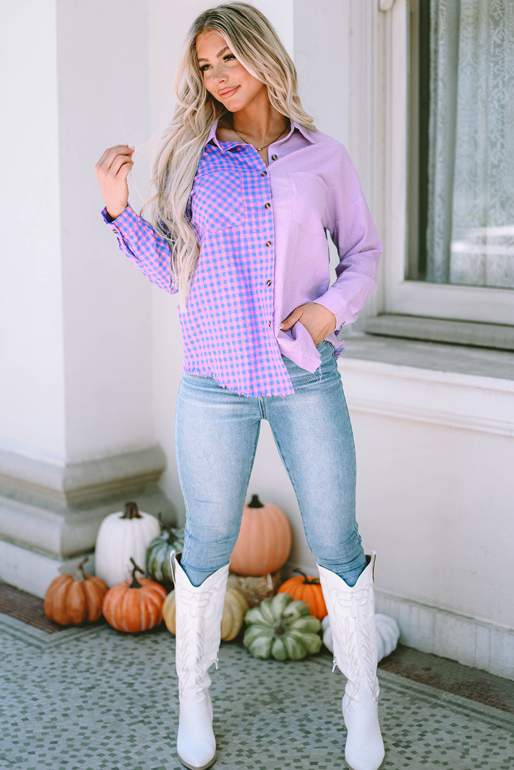 Chemise violette boutonnée à carreaux mélangés à manches longues et poche poitrine