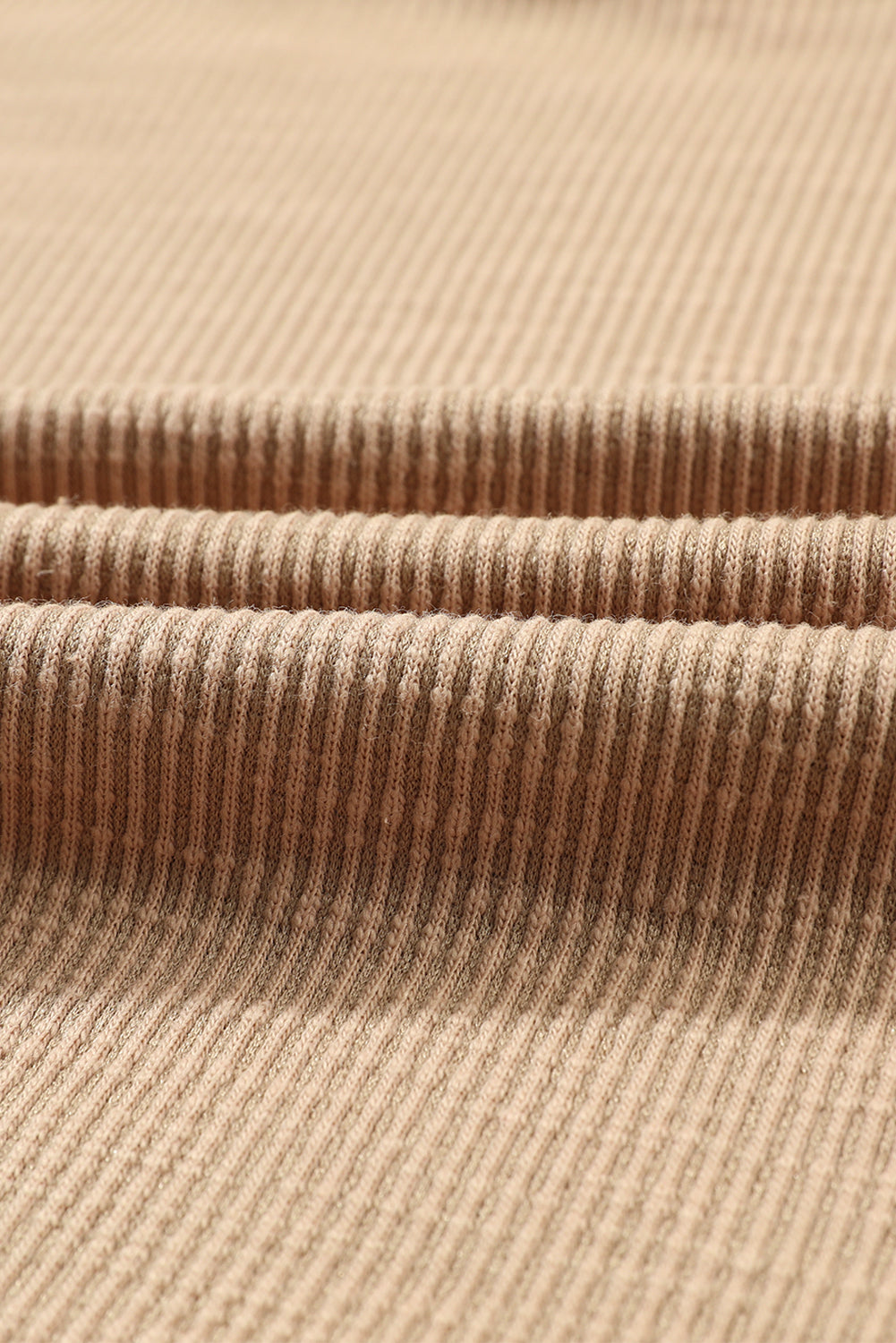 Helles, französisches, geblümtes, geripptes Strickoberteil aus Gaze mit Gazeärmeln in Beige