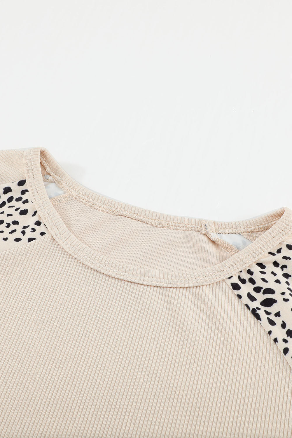 Top pulover z leopardjim vzorcem