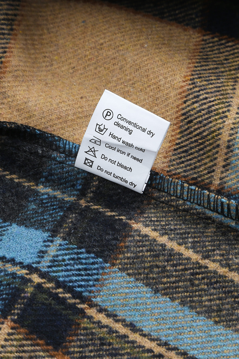 Camicia abbottonata a blocchi di colore scozzese marrone con tasche