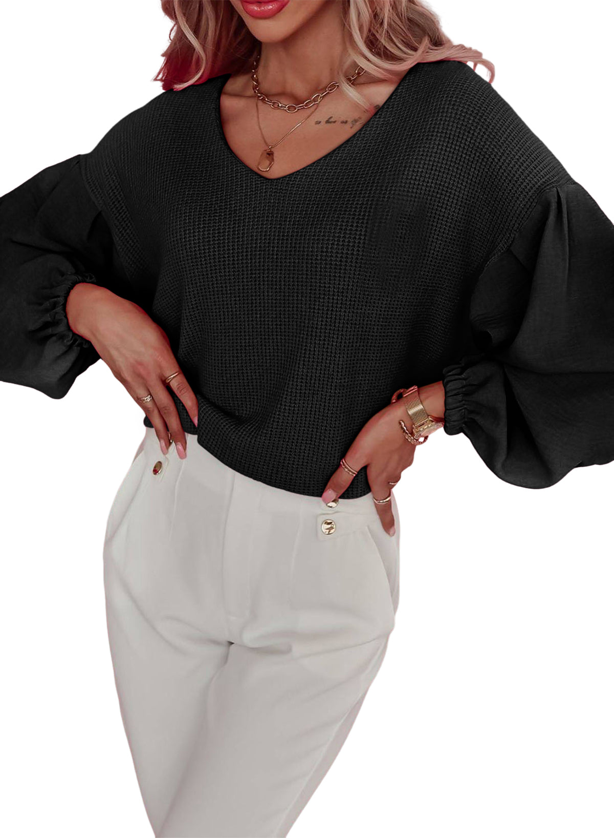 Črna vafelj pletena majica z balonastimi rokavi in ​​z v-izrezom
