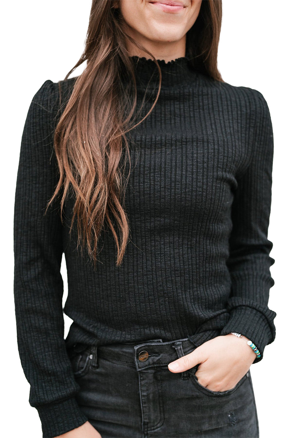 Črna enobarvna majica z dolgimi rokavi z visokim ovratnikom in naborki