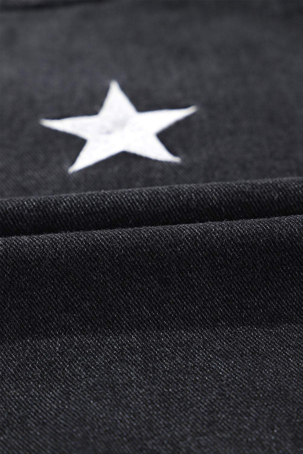 Črna skrajšana denim jakna z zvezdastimi biseri