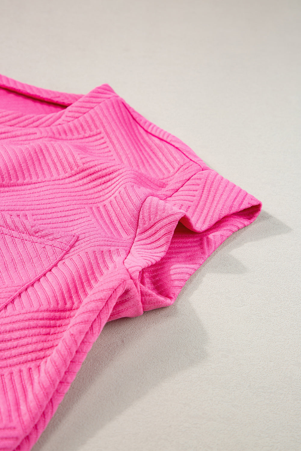 Sachet – Strukturiertes T-Shirt-Kleid mit Flügelärmeln in Rosa