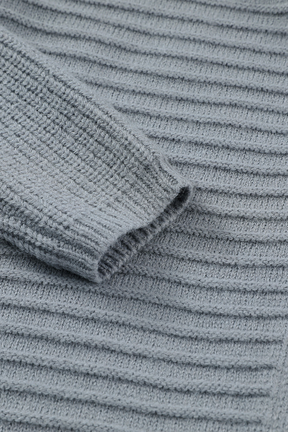 Sivi vodoravni pleteni kardigan s kapuljačom s prednje strane