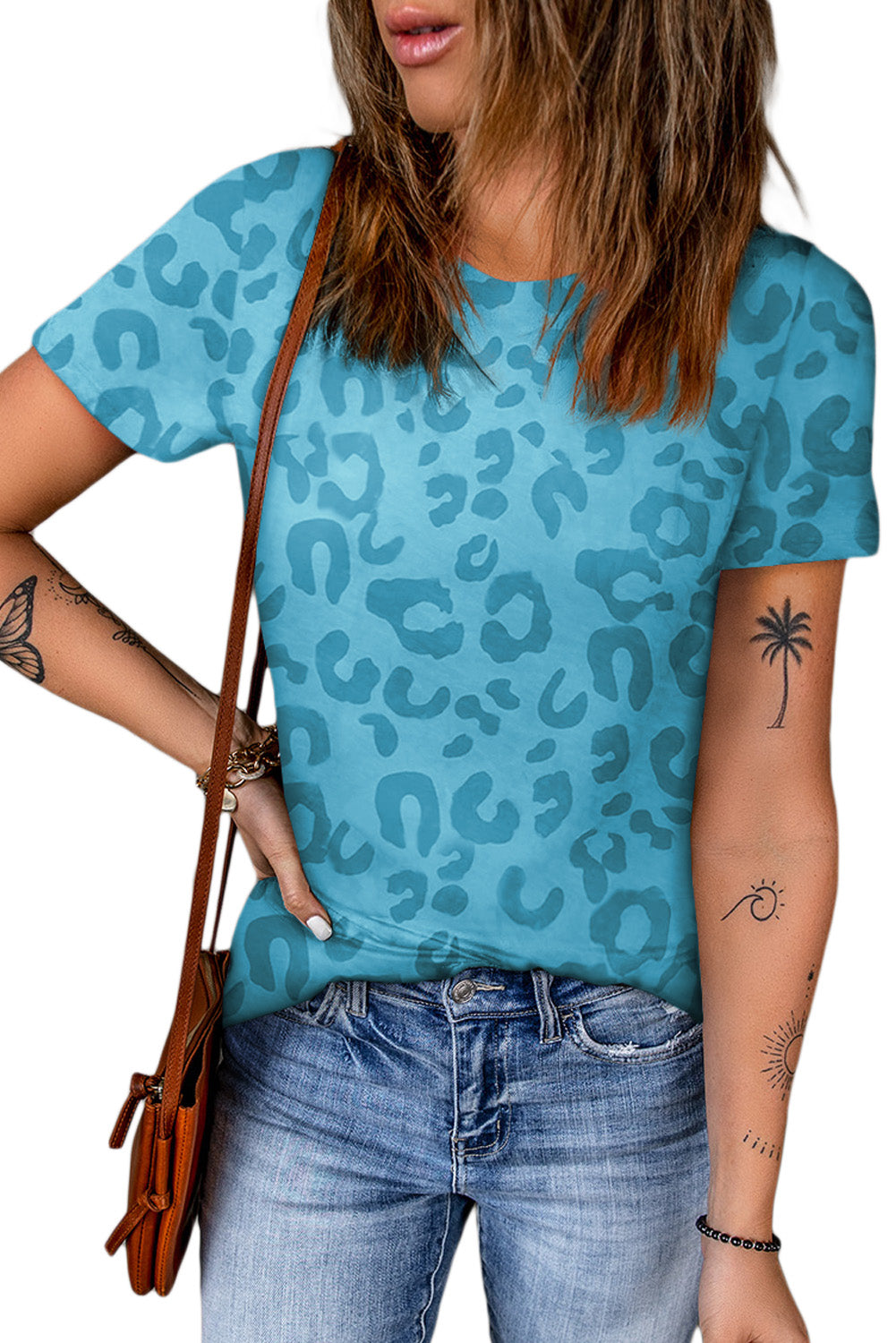 Himmelblaues T-Shirt mit Rundhalsausschnitt und Animal-Print