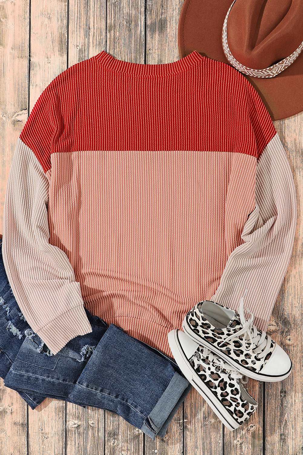 Rožnata ohlapna majica z dolgimi rokavi in ​​rebrastimi bloki