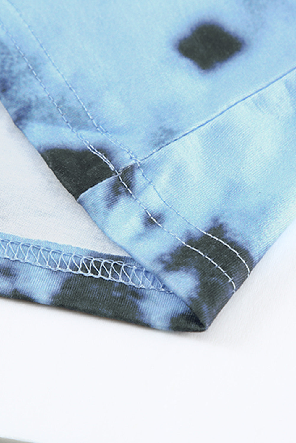 Siva majica s V izrezom na kravatu