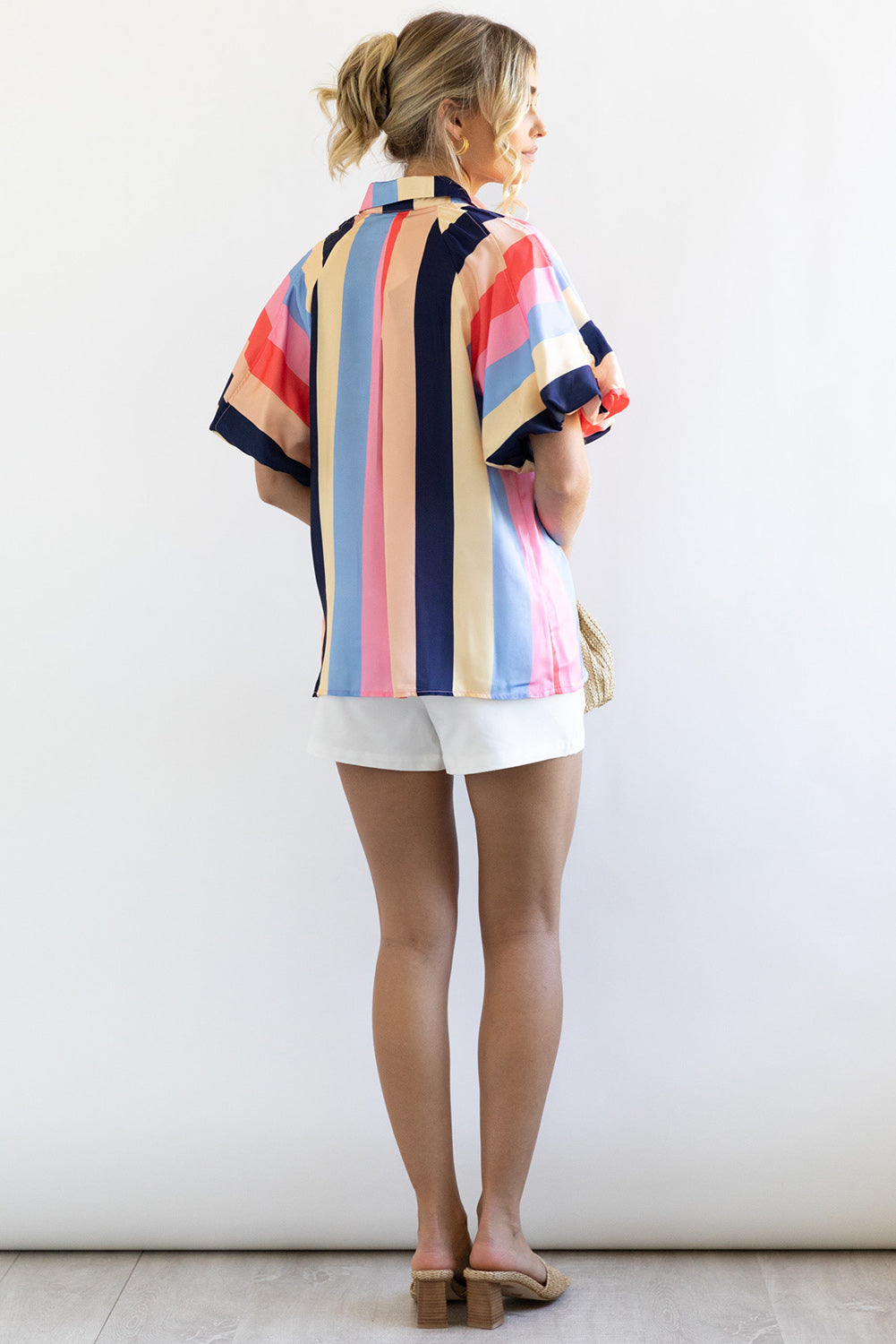 Chemise boutonnée multicolore à rayures et manches bouffantes