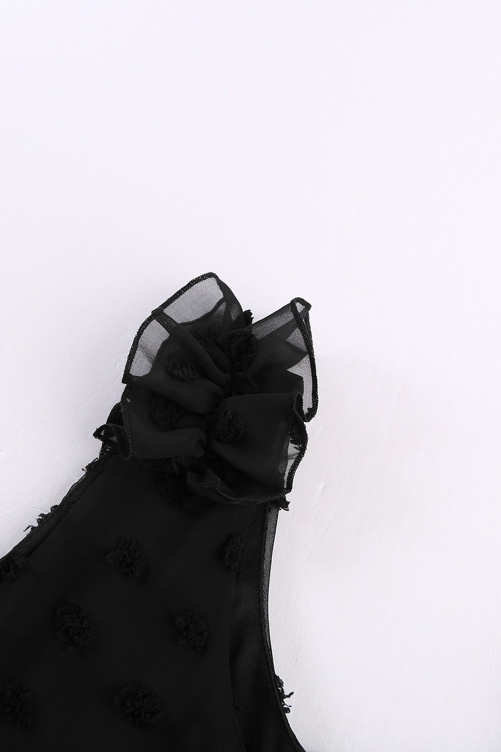 Črna švicarska mini obleka brez rokavov z v-izrezom in naborki