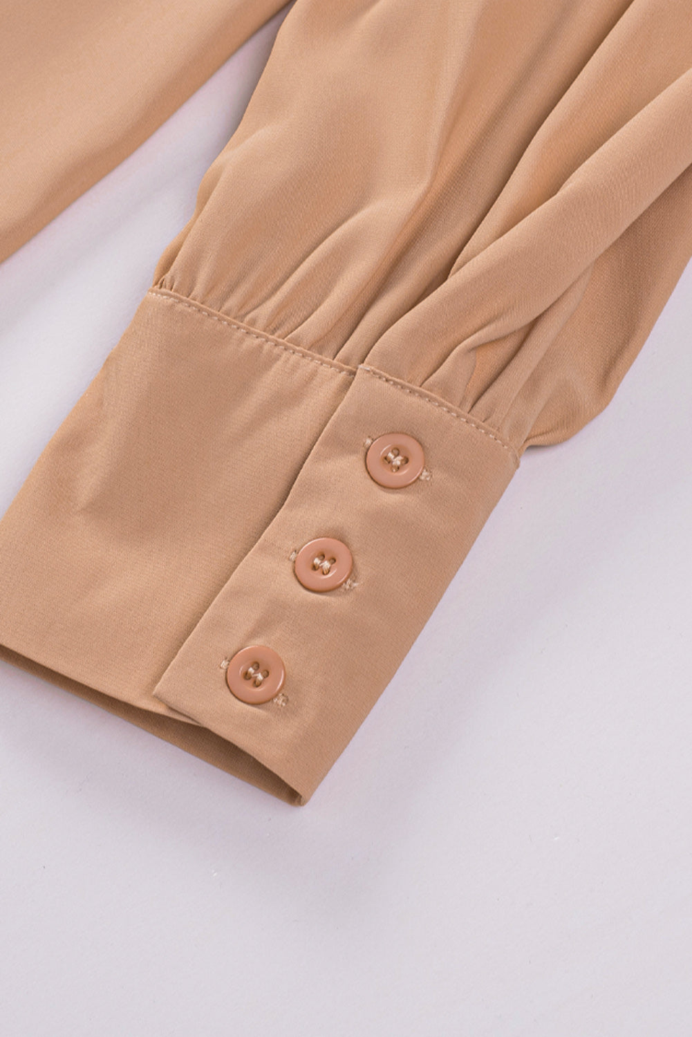 Kaki enobarvna ohlapna srajca z dolgimi rokavi na gumbe