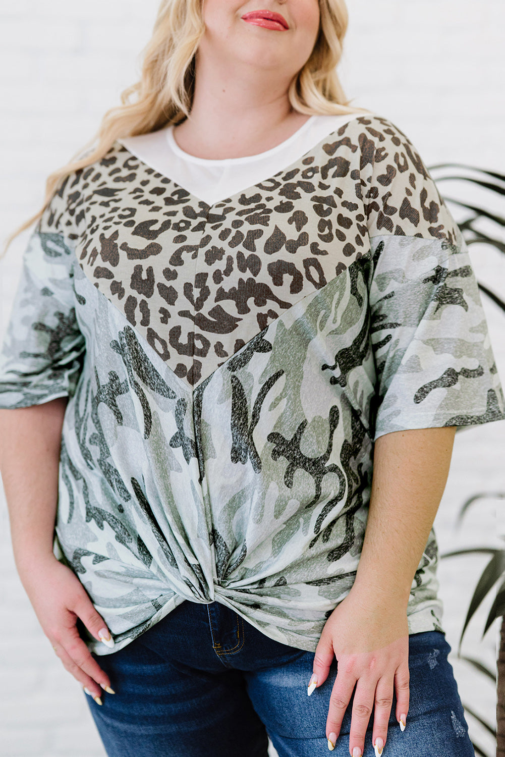 Leopard majica s kratkimi rokavi in ​​polovico rokavov z zasukanimi vozli v obliki kamuflažnega leoparda