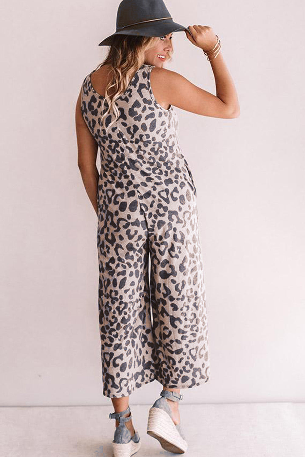 Combinaison sans manches à jambes larges et poches à imprimé léopard