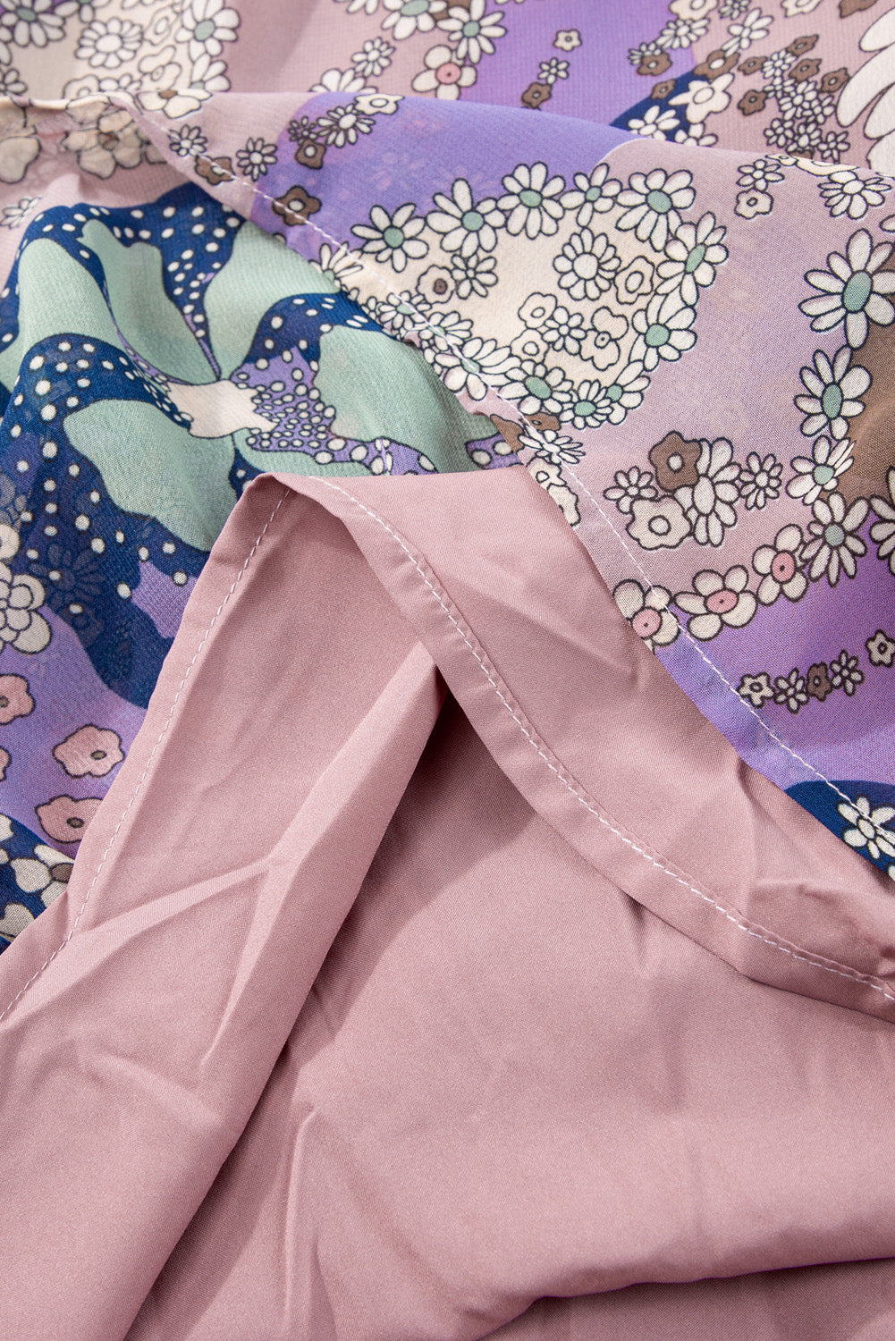 Robe courte à volants et manches bouffantes florales Vintage Daisy violet