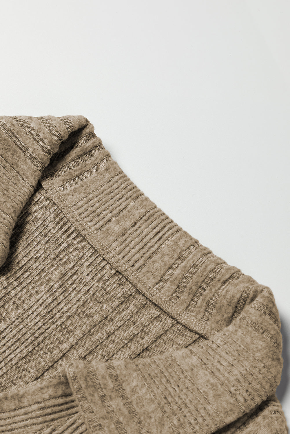 Tunica con orlo diviso e colletto in maglia a coste color albicocca