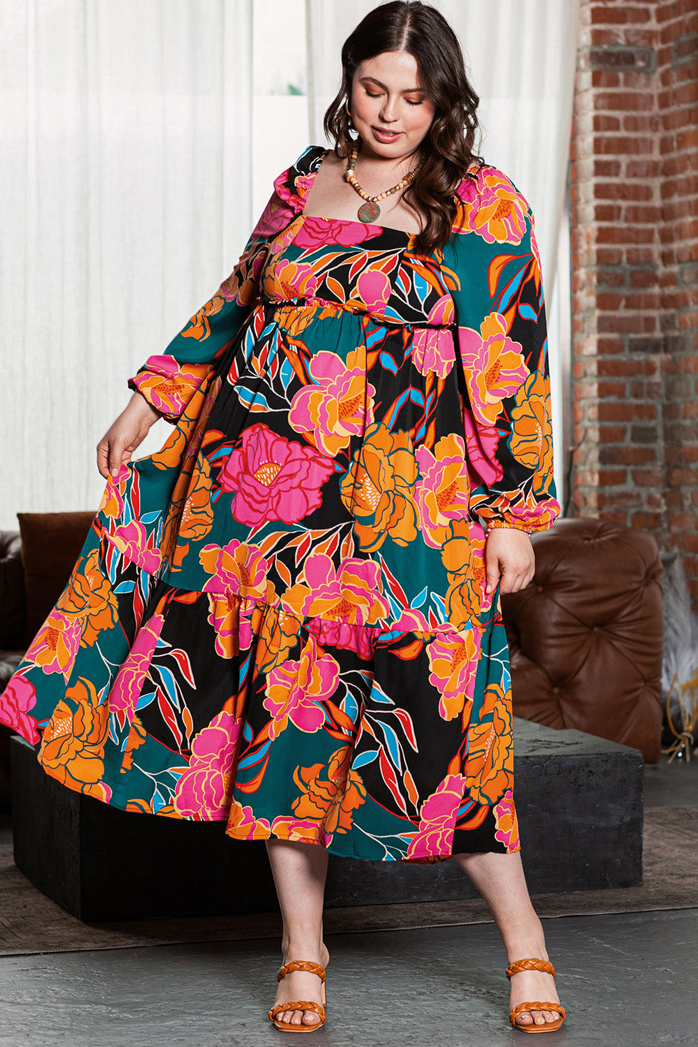 Mehrfarbiges Kleid mit Blumendruck und quadratischem Ausschnitt und hoher Taille in Übergröße