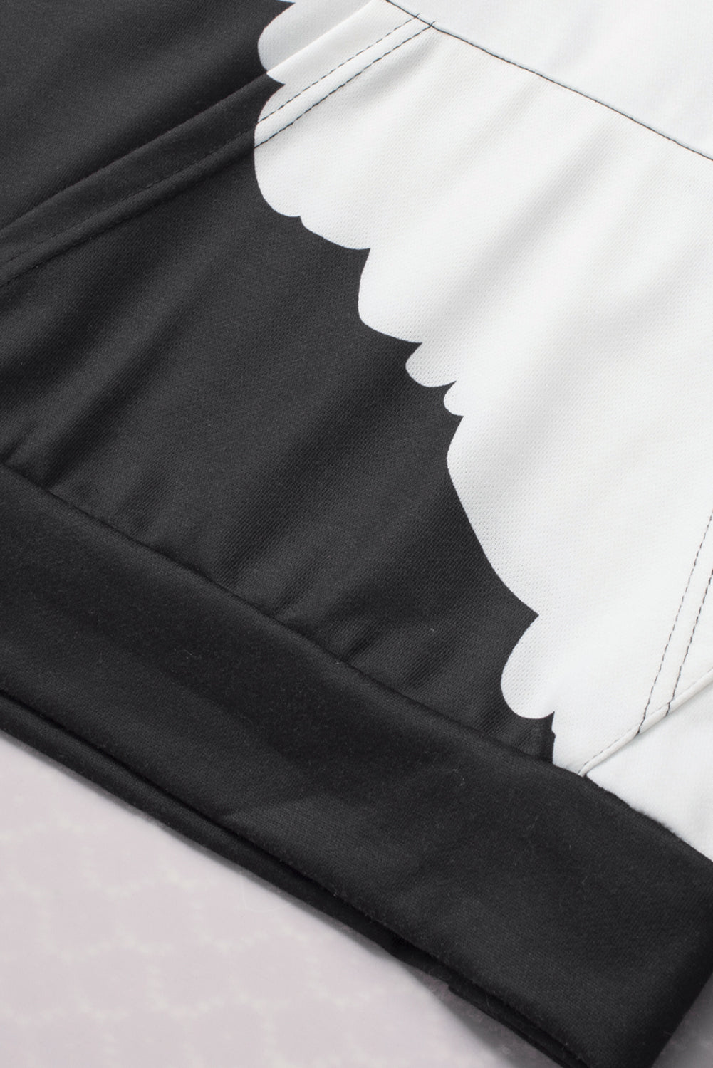 Schwarzer Kapuzenpullover mit Kordelzug im Kuh-Tie-Dye-Print mit Taschen