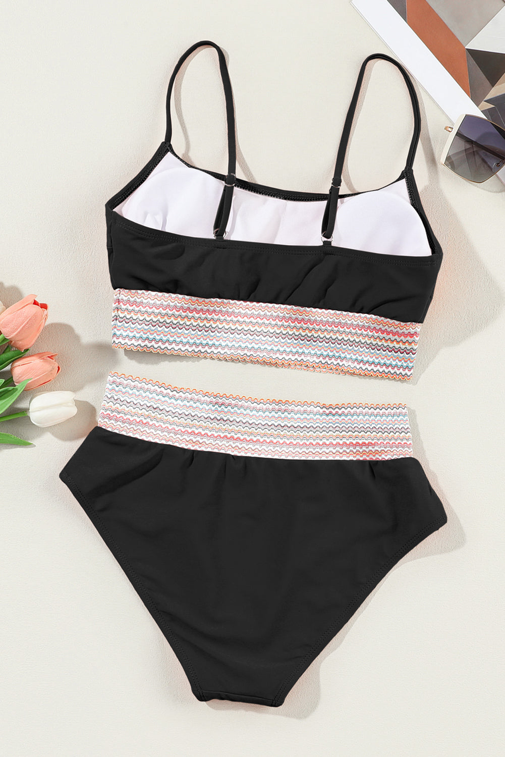 Costume da bagno bikini a vita alta con cinturino per spaghetti patchwork a righe nere