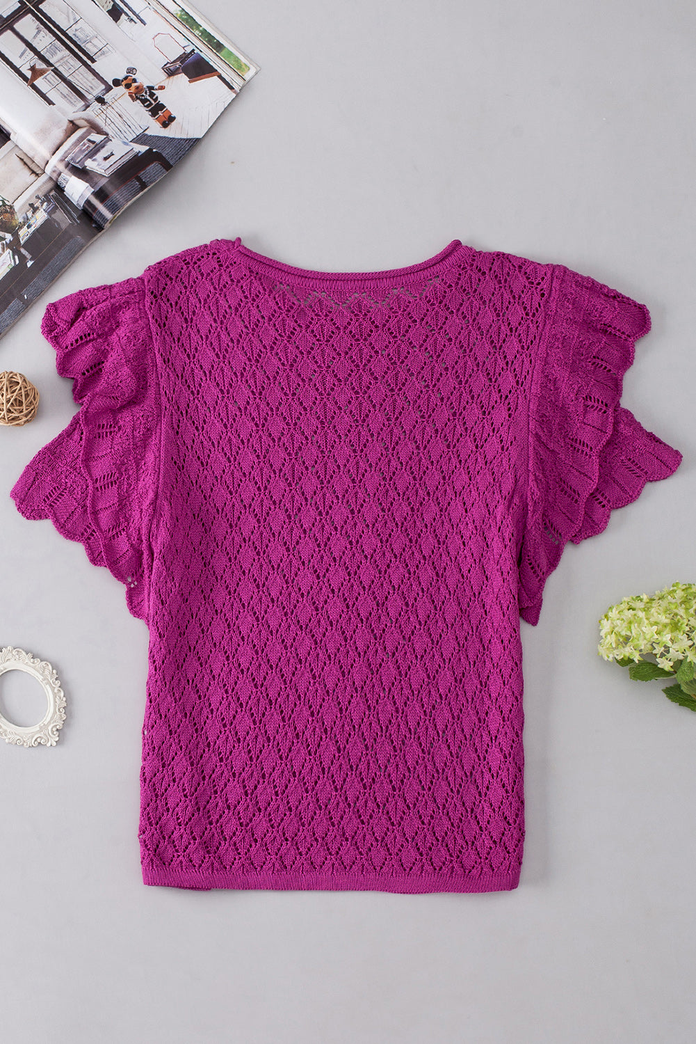 Pull en tricot texturé à manches courtes et volants violet