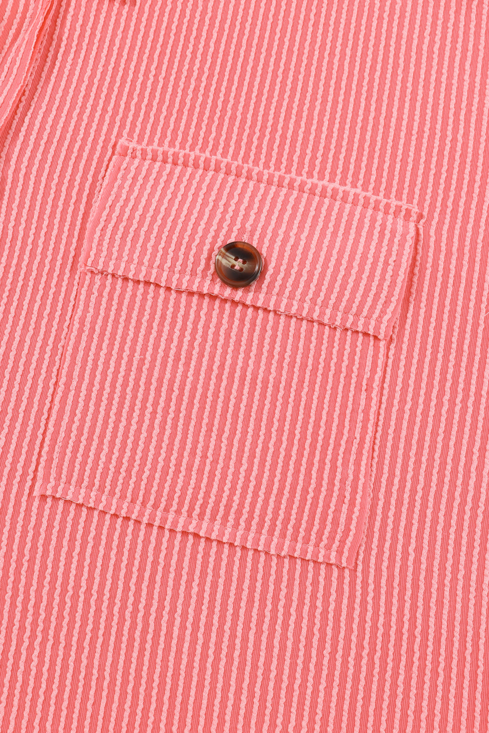 Roza majica Henley z žepom na zavihek
