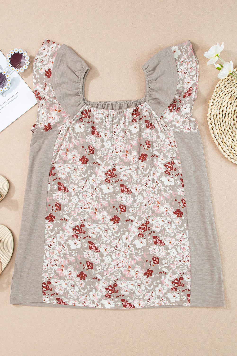 Graue, florale Patchwork-Bluse mit eckigem Ausschnitt und Rüschenärmeln