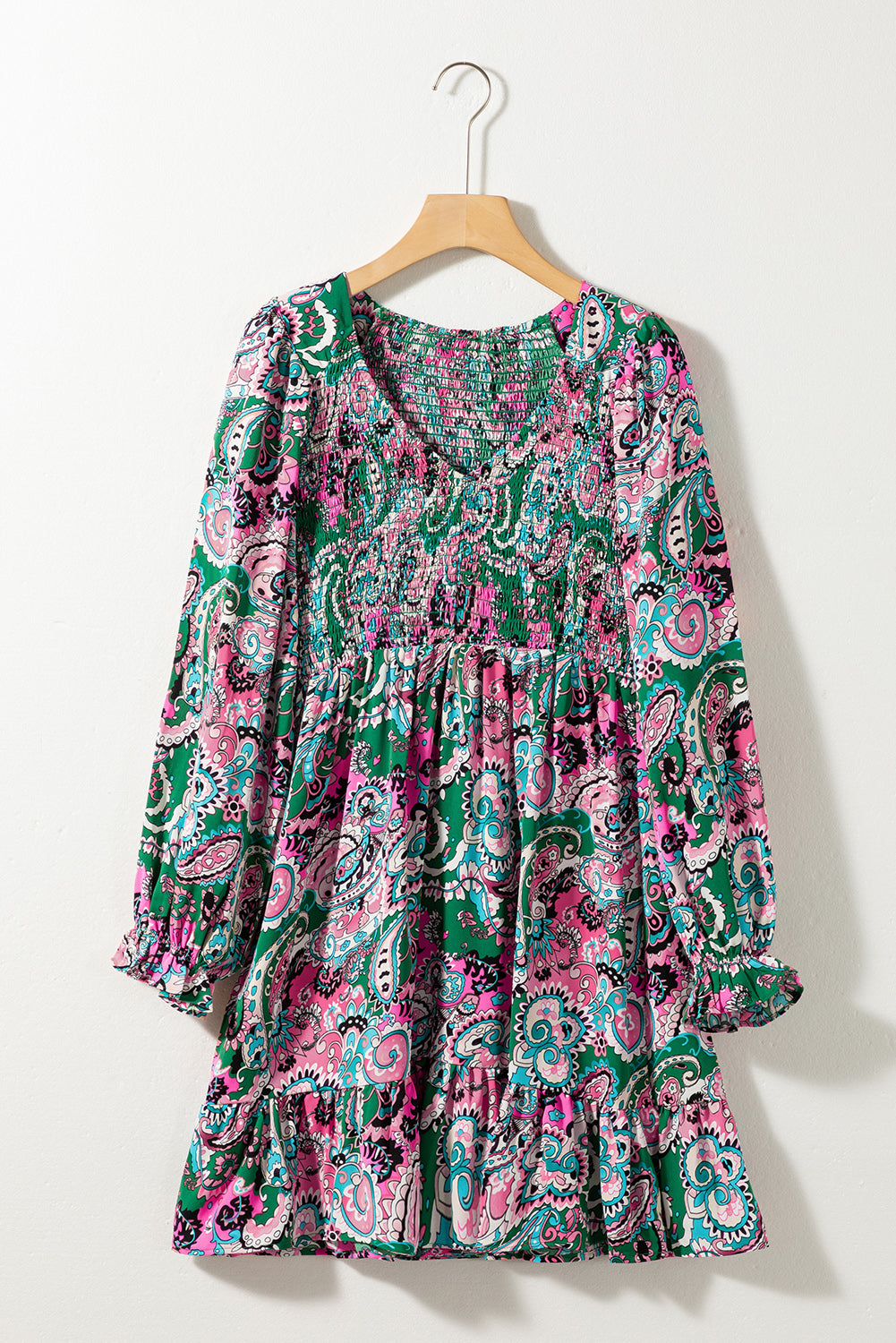 Boho-Kleid mit Paisley-Print und Rüschensaum