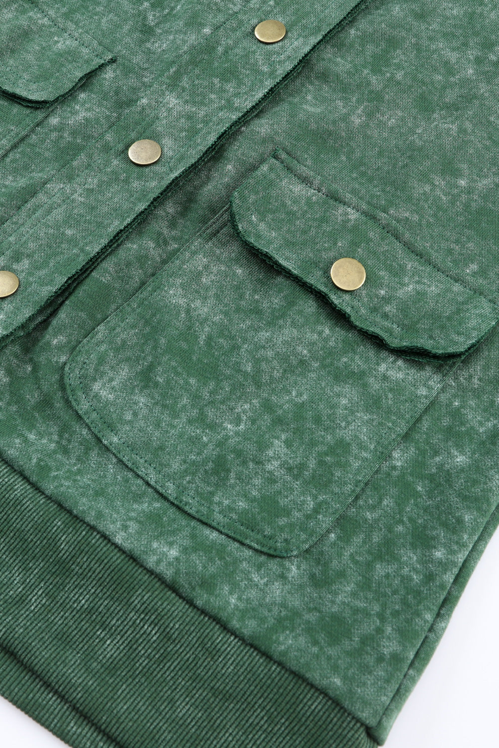 Veste boutonnée verte vintage délavée avec poche à rabat