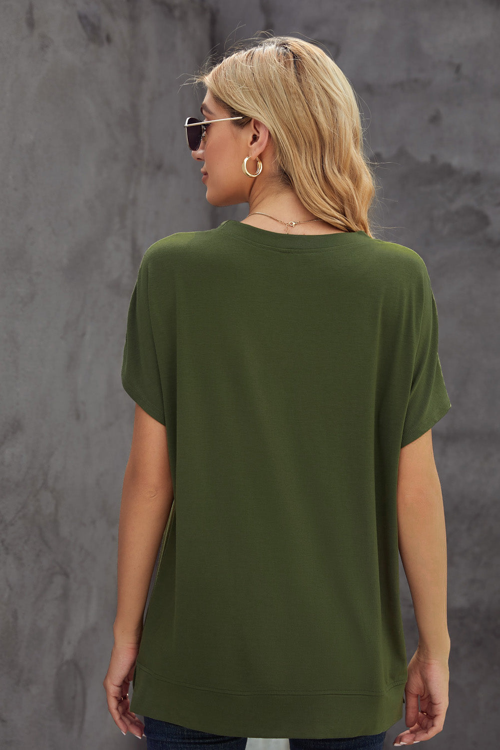 Green Round Neck Short Sleeve Solid Color Tee