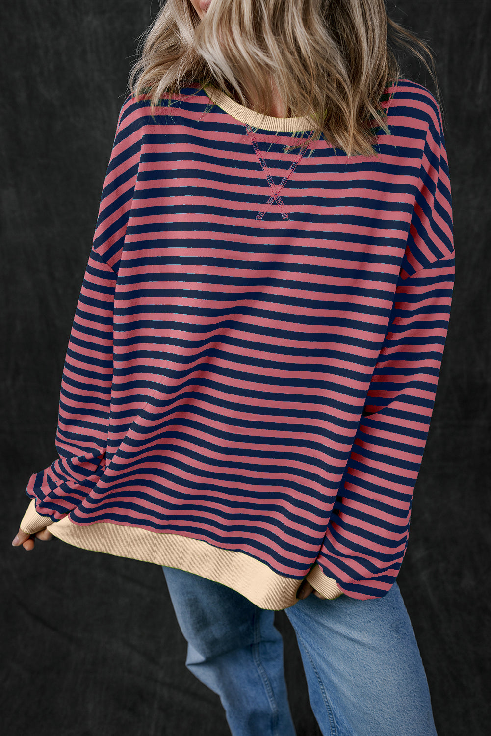 Felpa pullover oversize con finiture a contrasto a righe blu