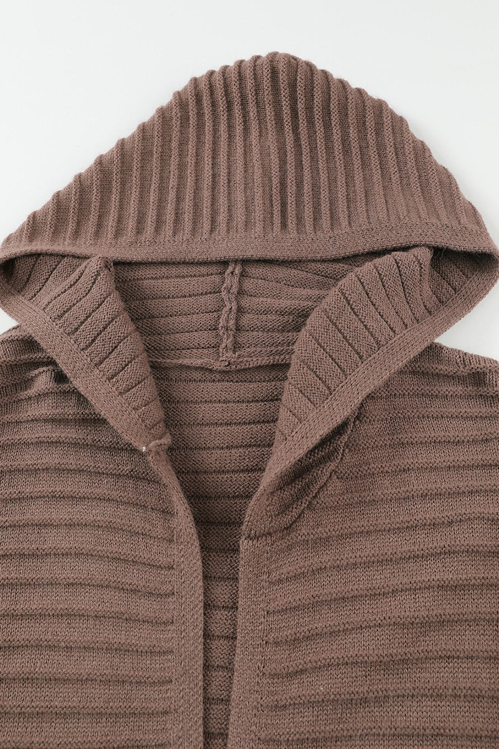 Cardigan con cappuccio aperto sul davanti lavorato a maglia a coste orizzontali grigie
