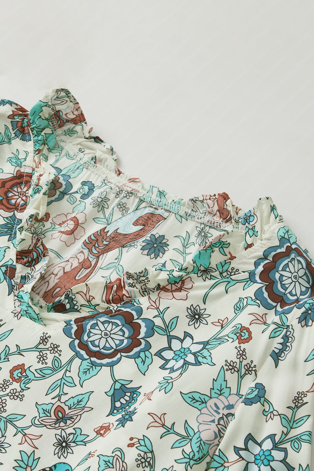 Bluza z dolgimi rokavi z v-izrezom in naborki marelične barve