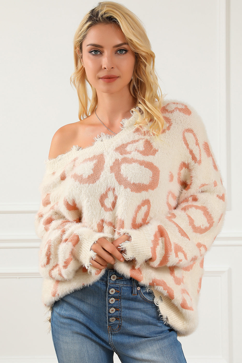 Flauschiger Pullover mit Leoparden-Animal-Print und Distressed-Besatz