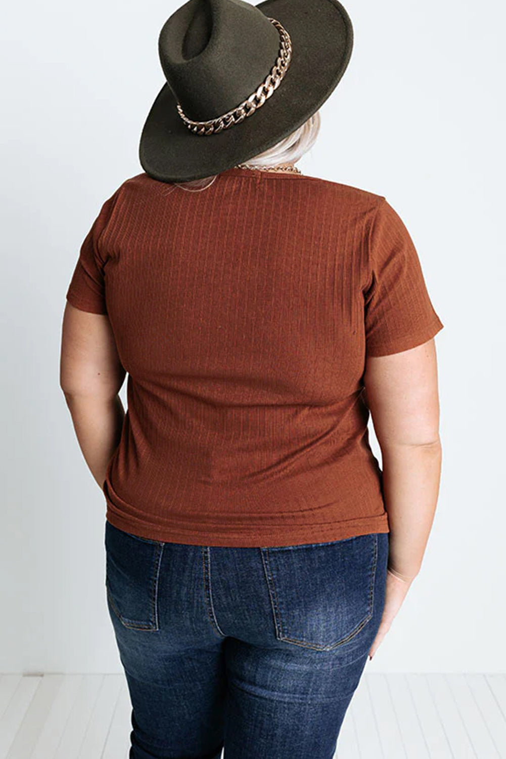 Kastanienbraunes Henley-T-Shirt aus Rippstrick in Übergröße