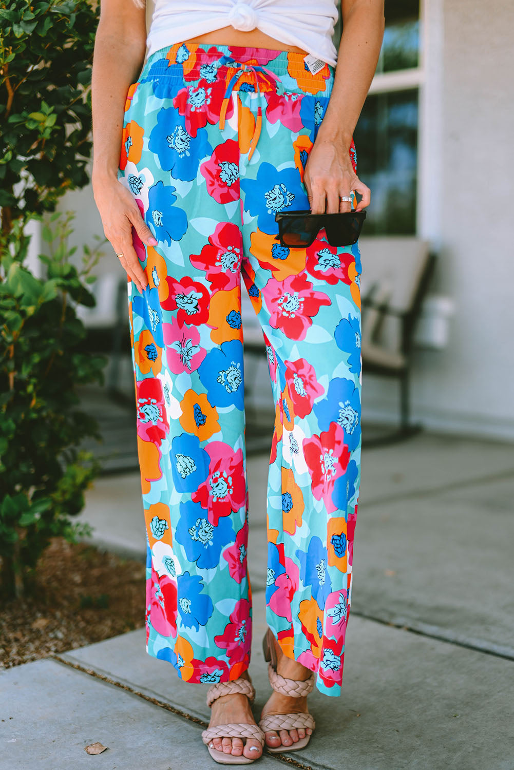 Pantalon multicolore à taille large et imprimé floral abstrait avec cordon de serrage