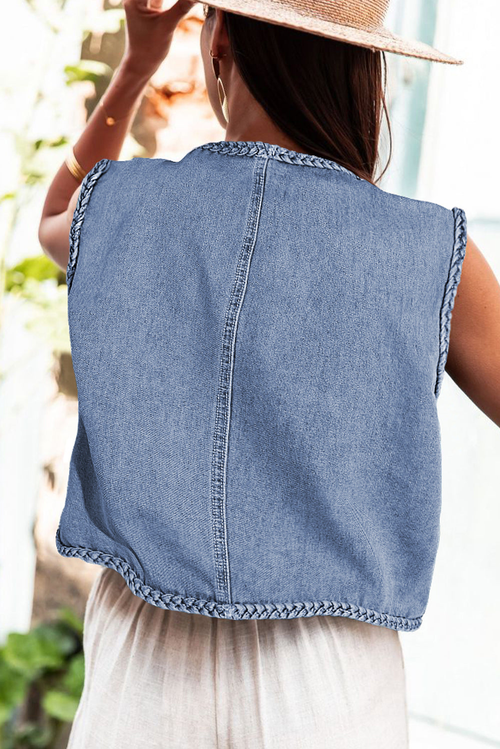 Ashleigh - Gilet en jean bleu avec poches et bordure tressée