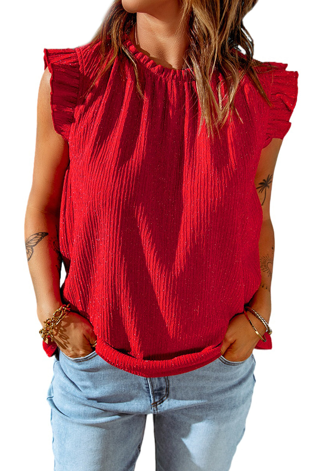Ognjeno rdeča majica brez rokavov z naborki in O-izrezom