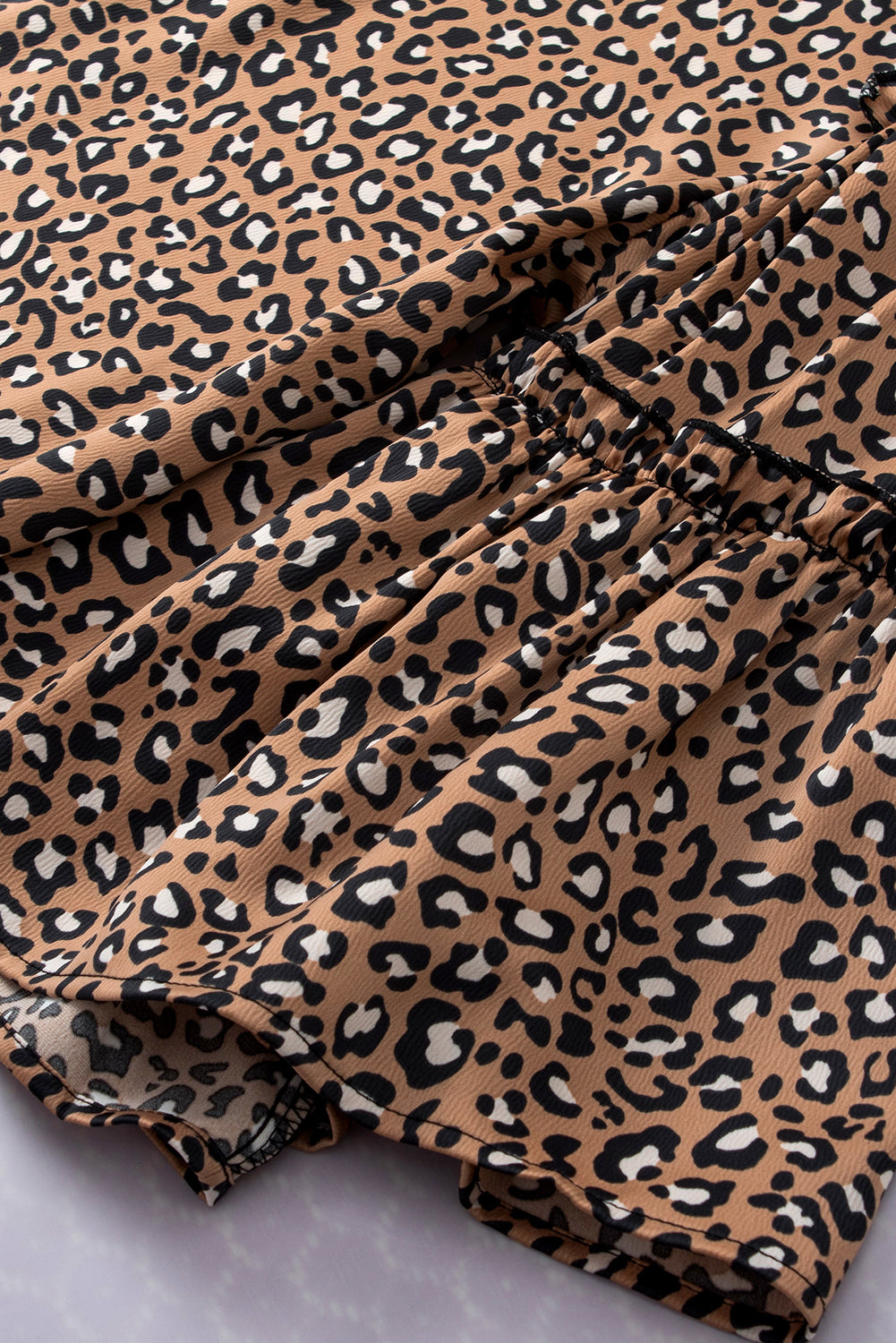 Bluza s širokimi rokavi s kostanjevim leopardjim potiskom in naborki