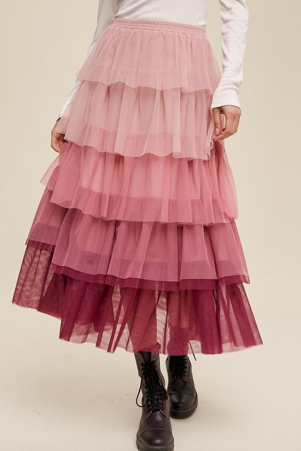 Ružičasta mrežasta maksi suknja s gradijentnim volanima