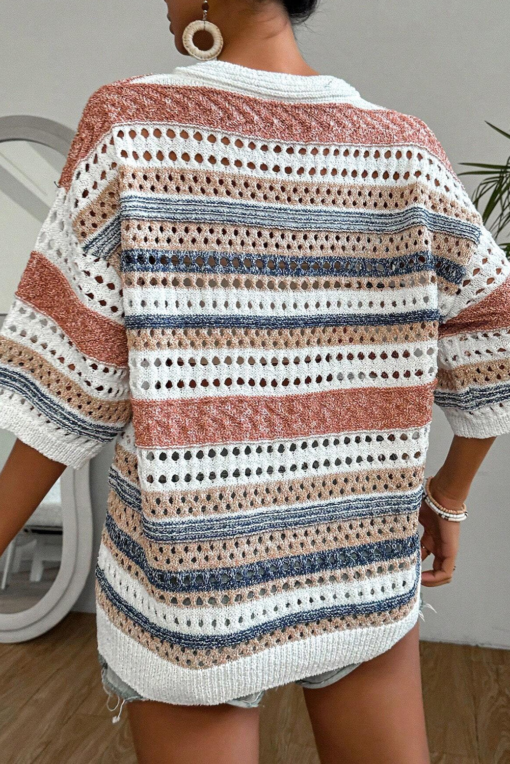 Maglione lavorato a maglia a mezza manica scolpito a righe multicolori