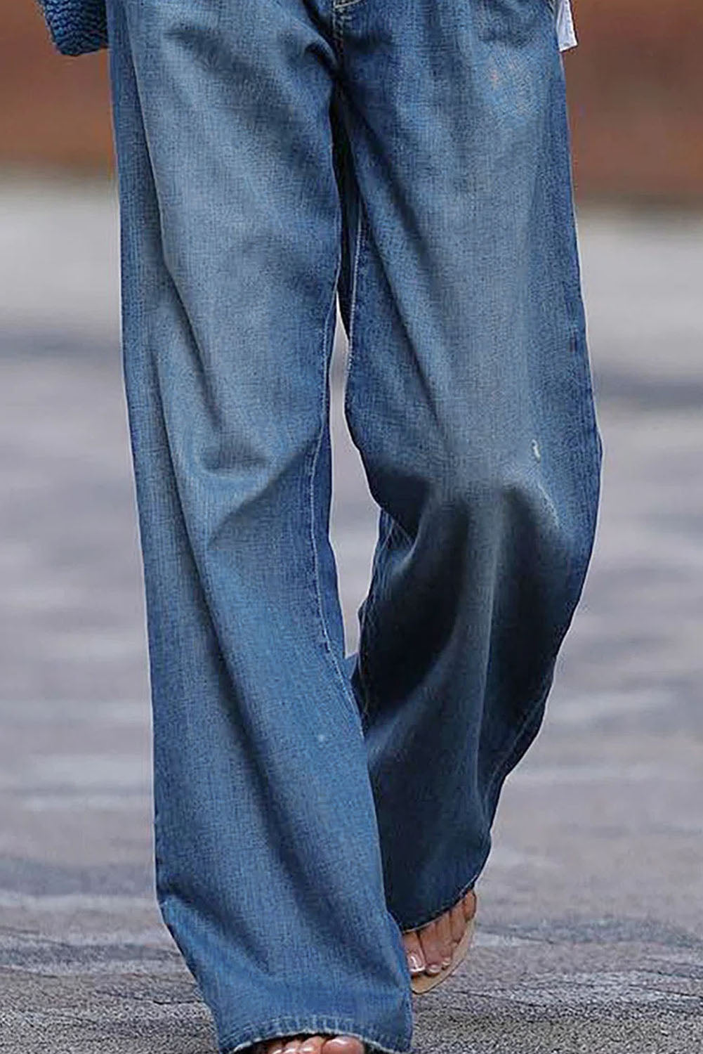 Blaue Slouchy-Jeans mit weitem Bein