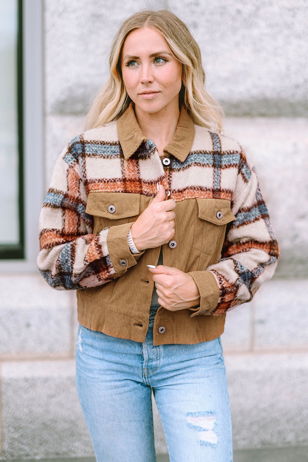 Grün karierte, kastenförmige, klobige Cordjacke mit Pattentaschen