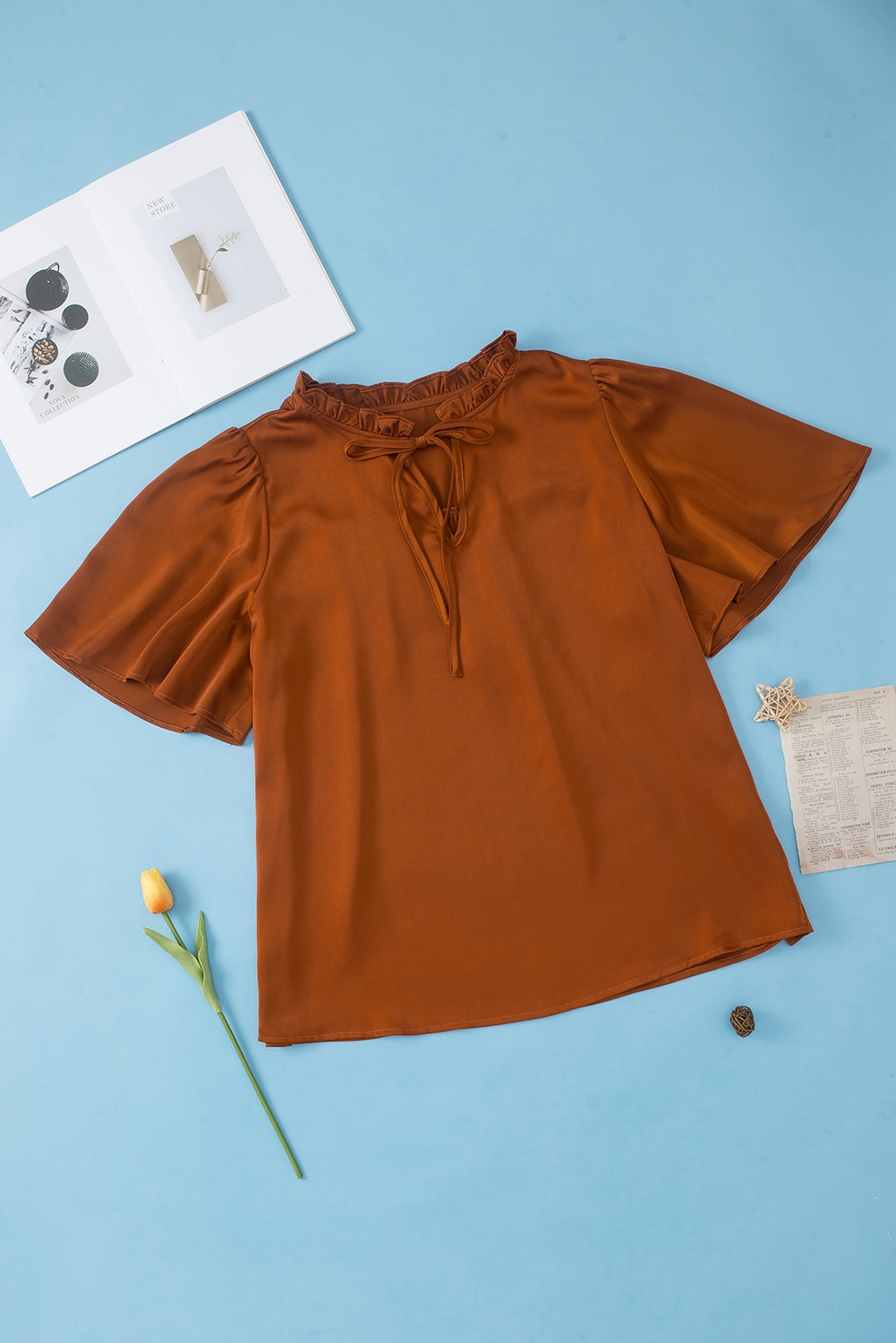Satenska bluza veće veličine s naborima u boji kestena