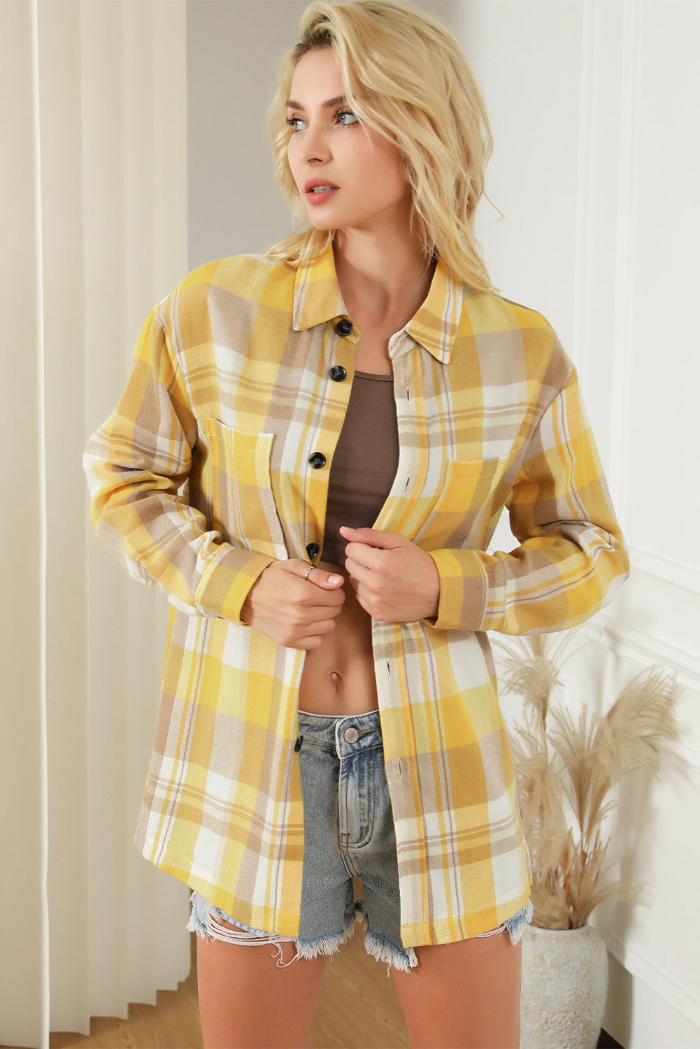 Chemise jaune à carreaux boutonnée avec poche plaquée