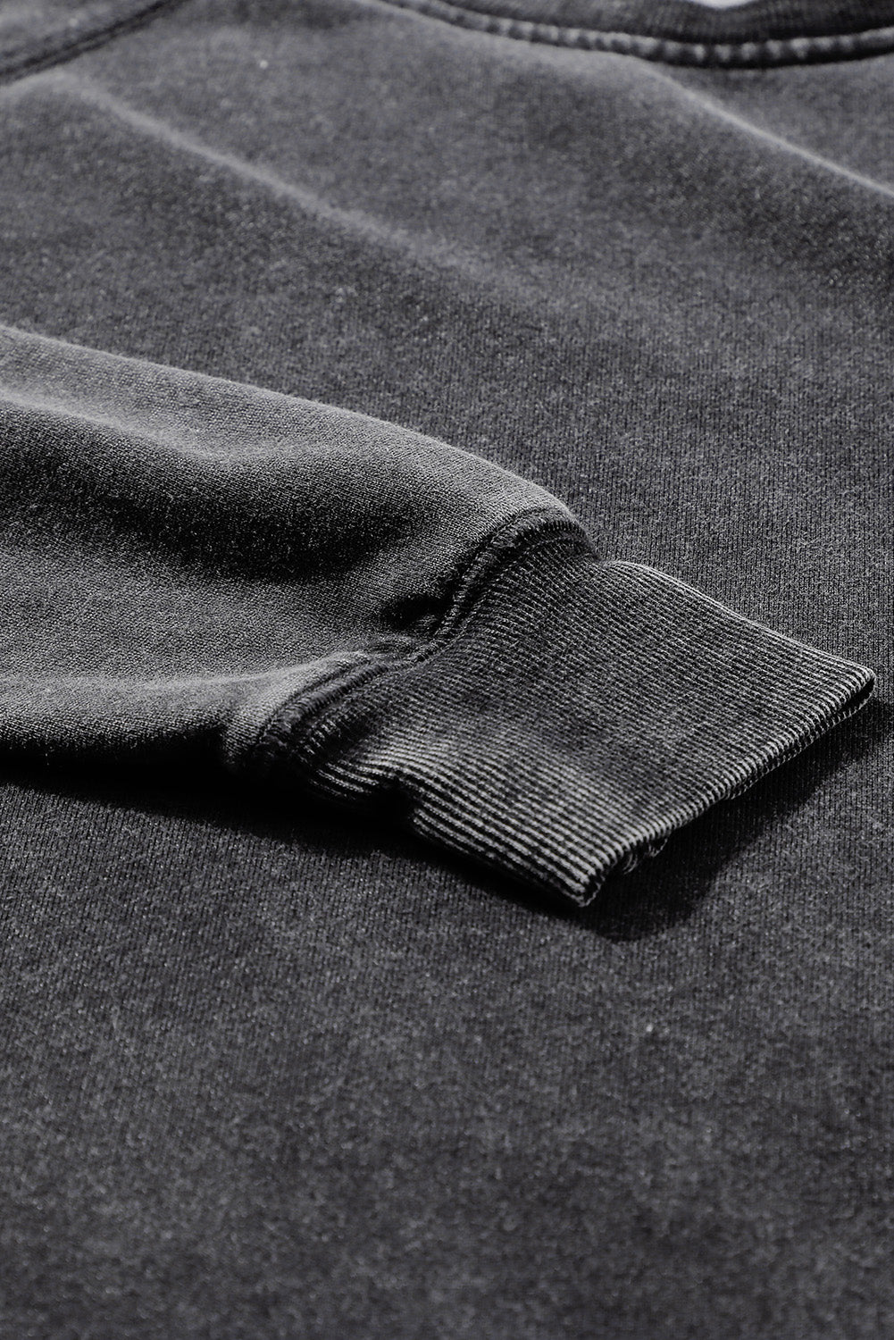 Schwarzes, übergroßes Pullover-Sweatshirt mit Mineralwaschung