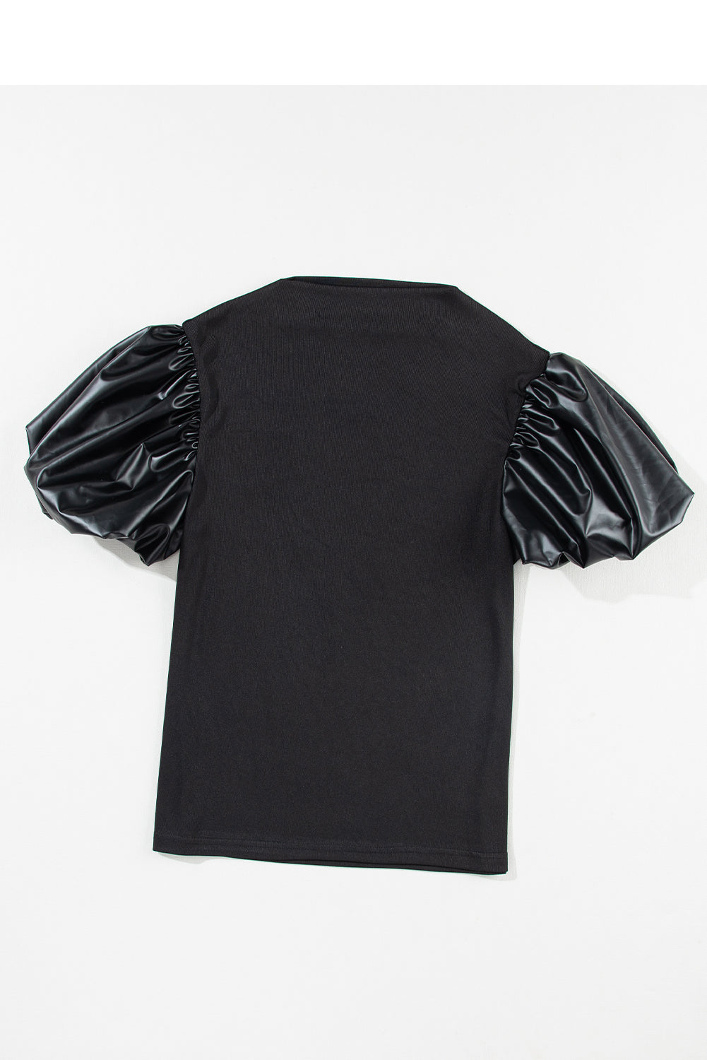 Crna majica s lažnim ovratnikom od puf kratke rukave od umjetne kože