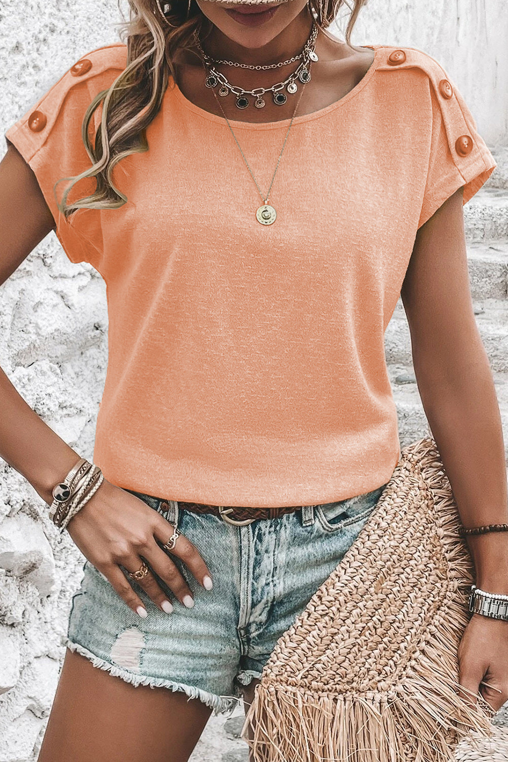 Aprikosenrosa Freizeit-T-Shirt mit Knopfdetail und Fledermausärmeln