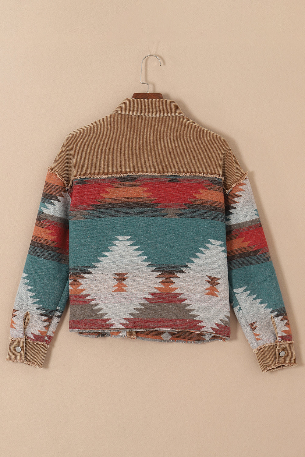 Kamelfarbene Western-Jacke mit Patchwork-Tasche und Patte