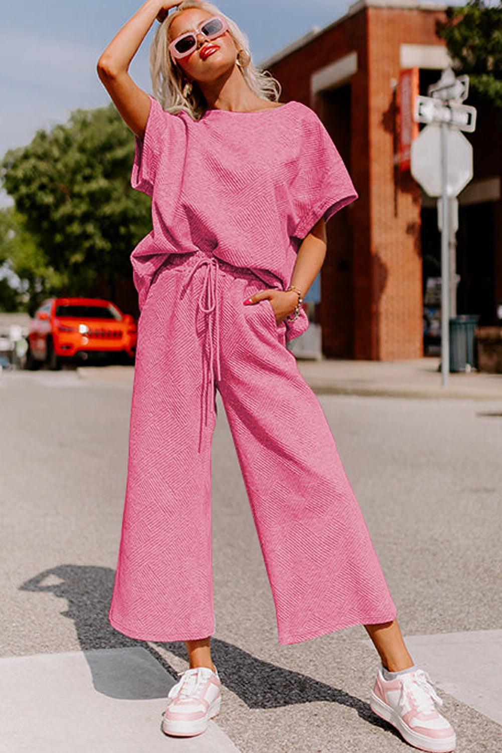 Set di maglietta ampia testurizzata rosa fragola e pantaloni con coulisse