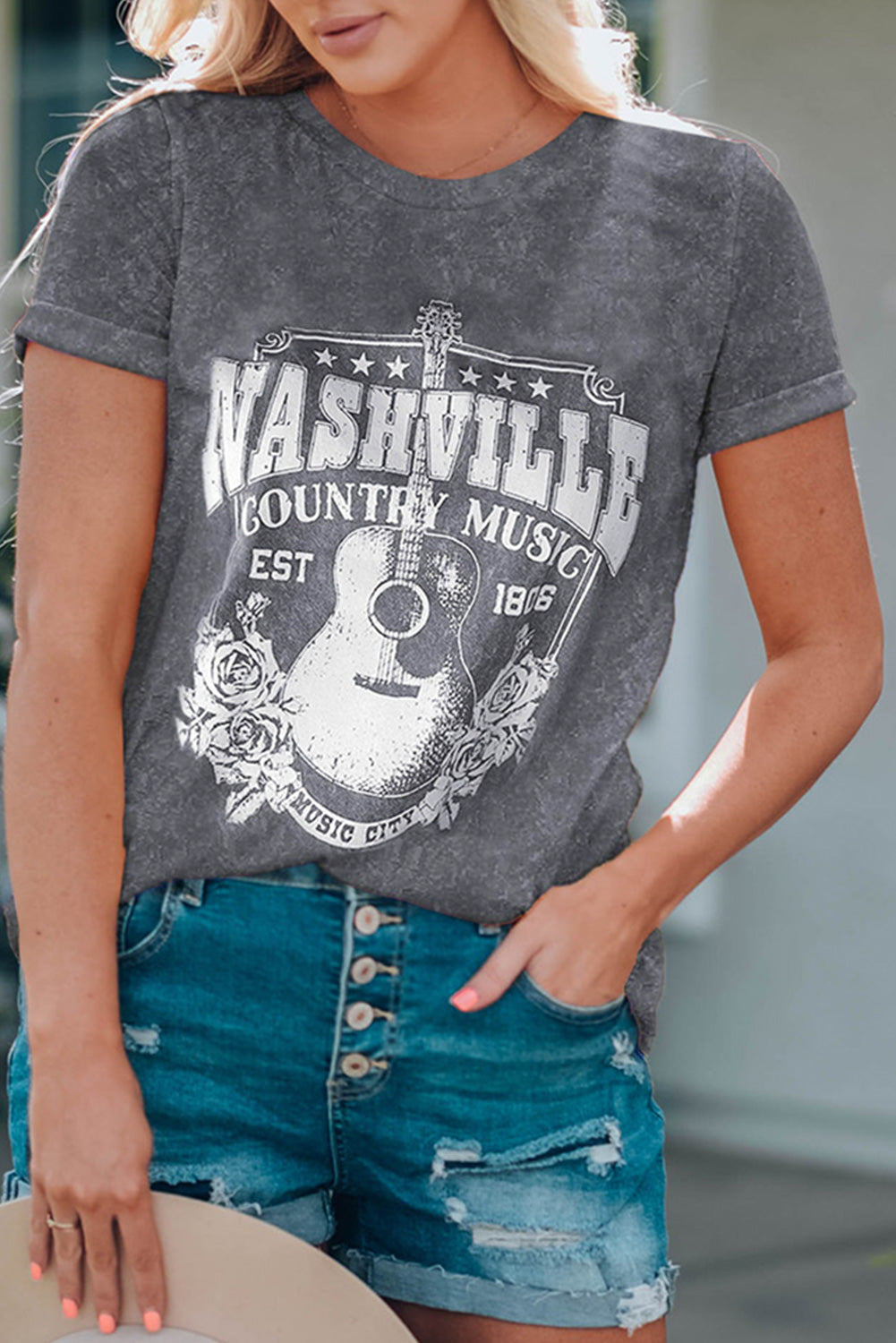 T-shirt lavata minerale con grafica Nashville Music City rosso fuoco