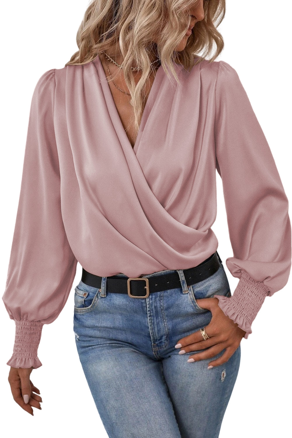 Ružičasta jednobojna drapirana bluza s naboranim manžetama i ovratnikom